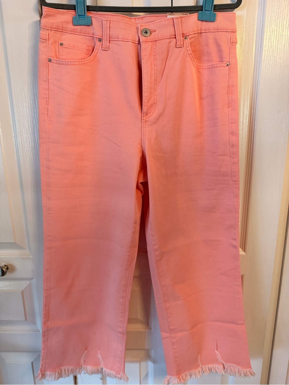 INC Women's Coral Cropped Frayed Hem Jeans NWT